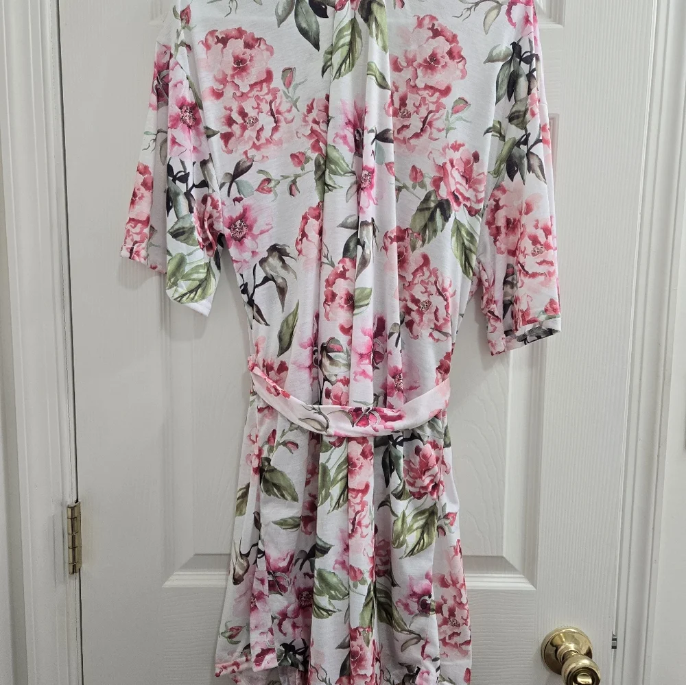 Women's Robe - Picture 2 of 2